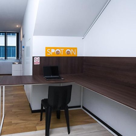 Spot On 89838 Lm Residence Miri Εξωτερικό φωτογραφία