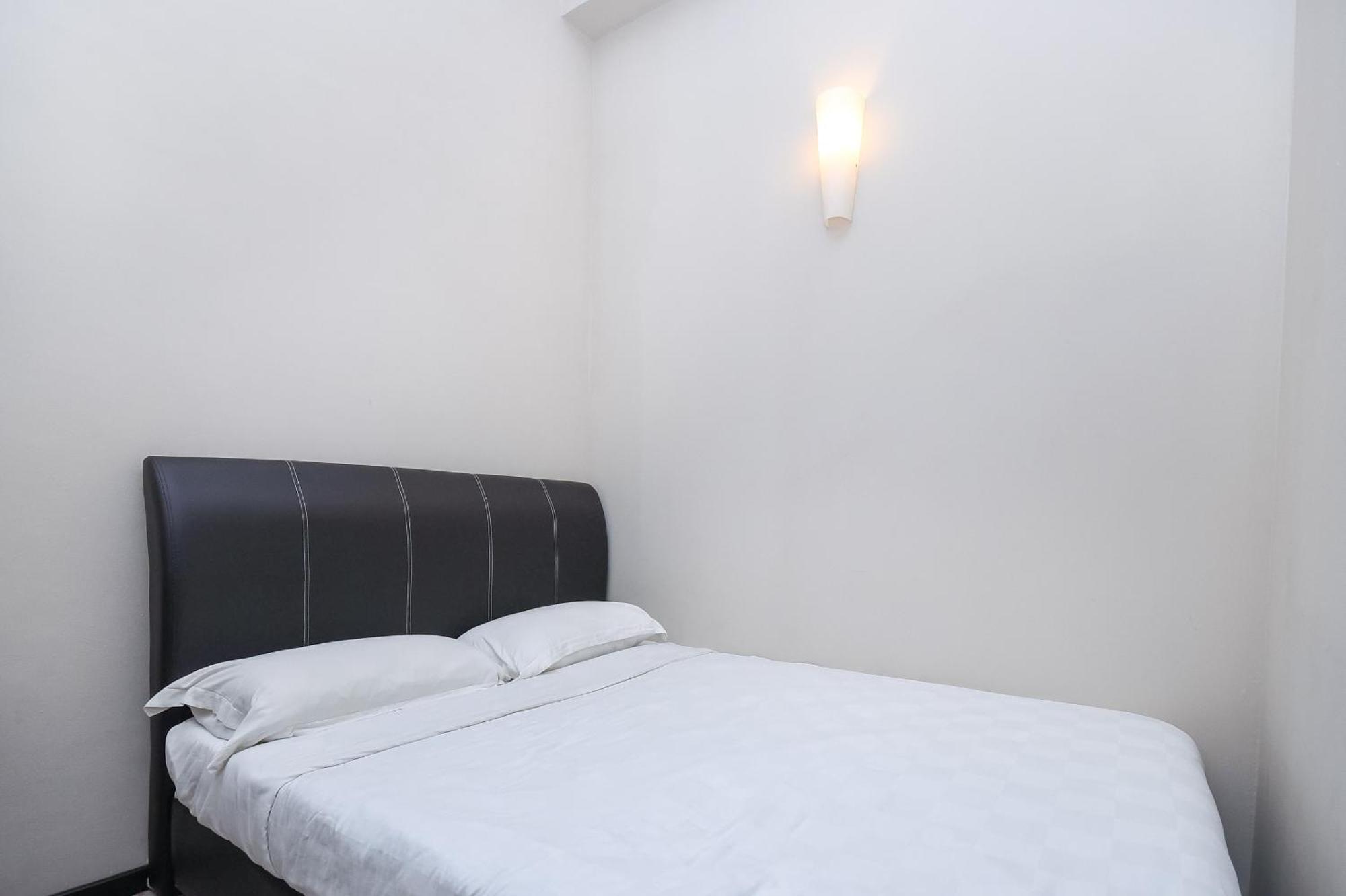 Spot On 89838 Lm Residence Miri Εξωτερικό φωτογραφία