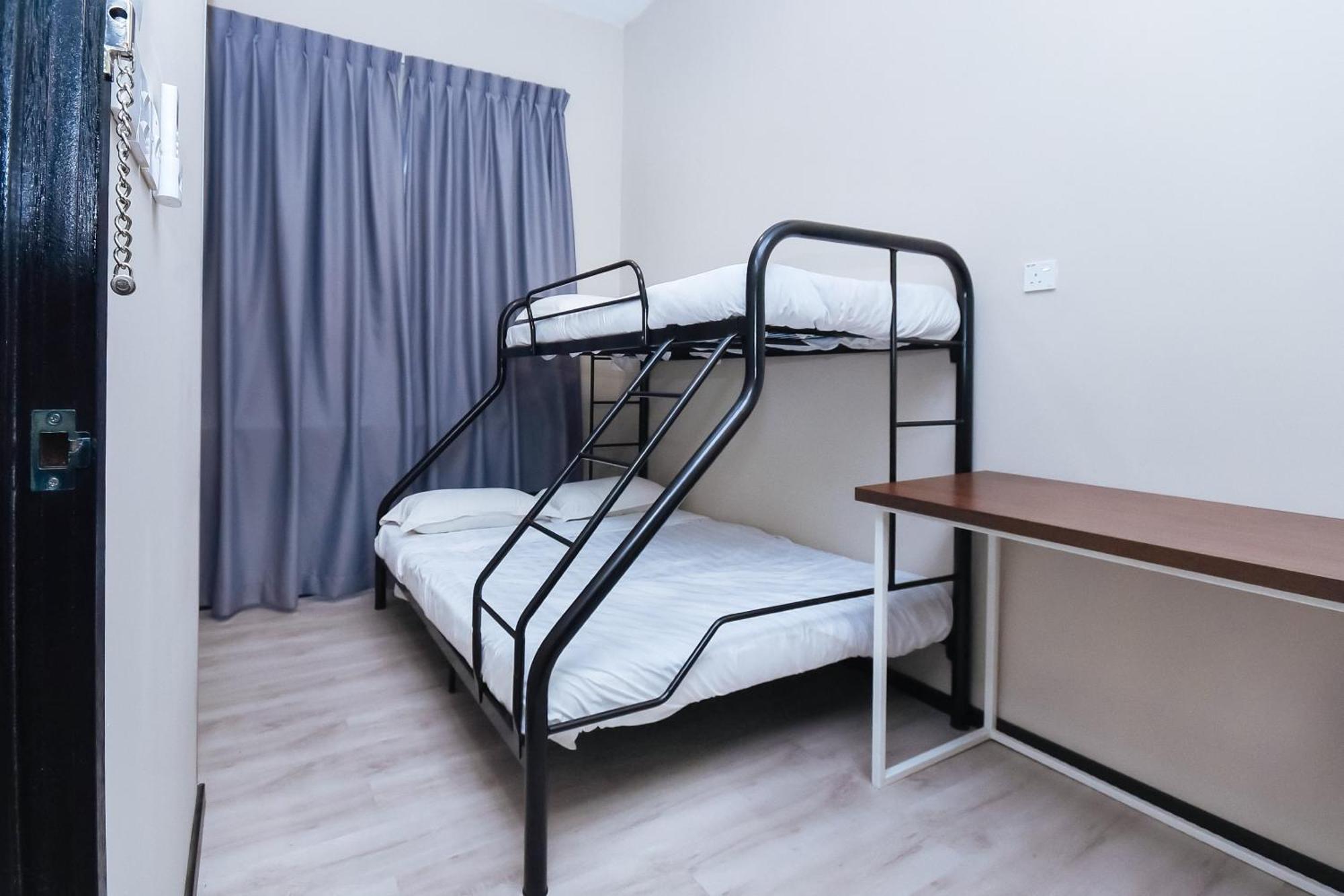Spot On 89838 Lm Residence Miri Εξωτερικό φωτογραφία