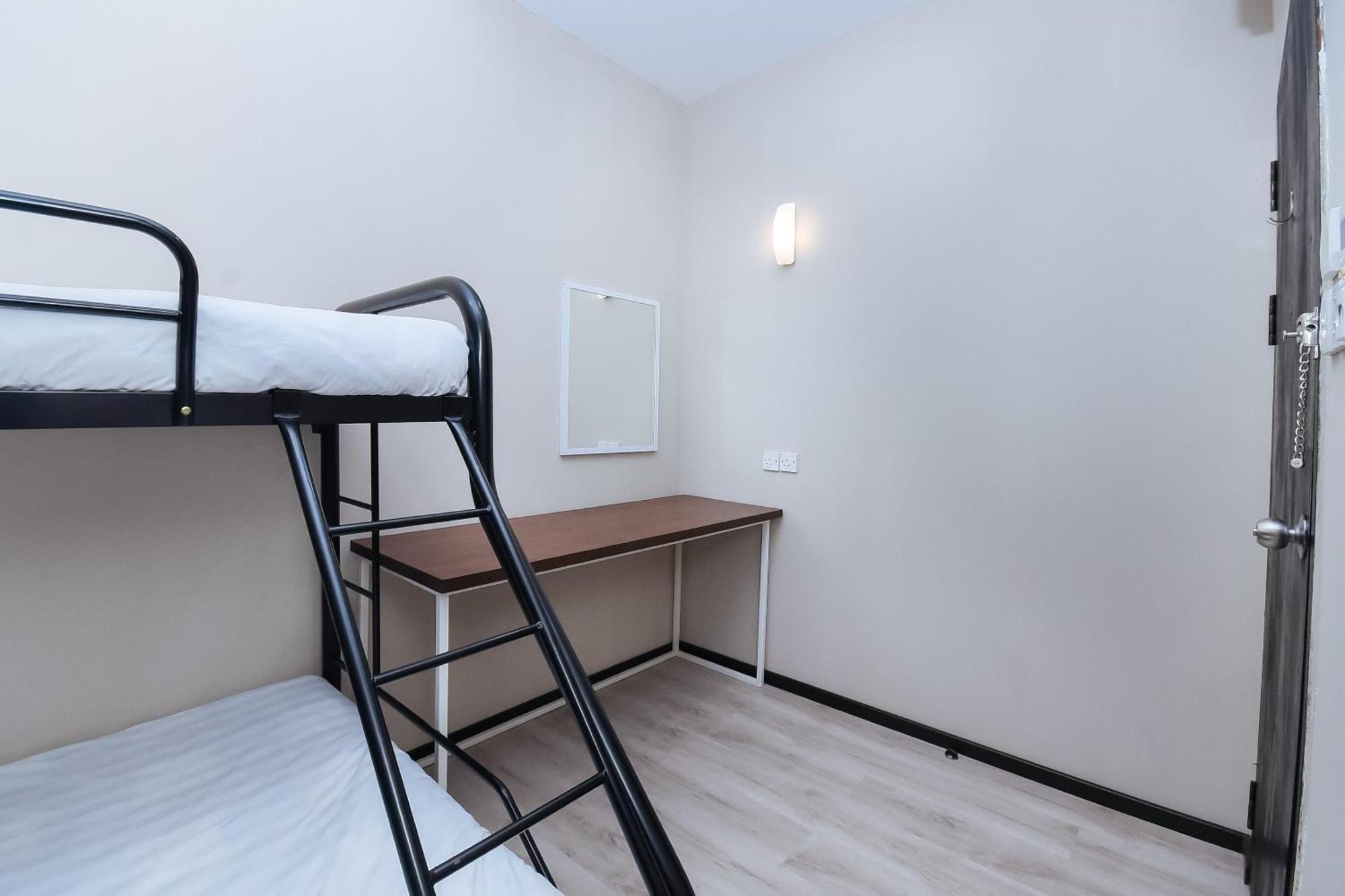 Spot On 89838 Lm Residence Miri Εξωτερικό φωτογραφία